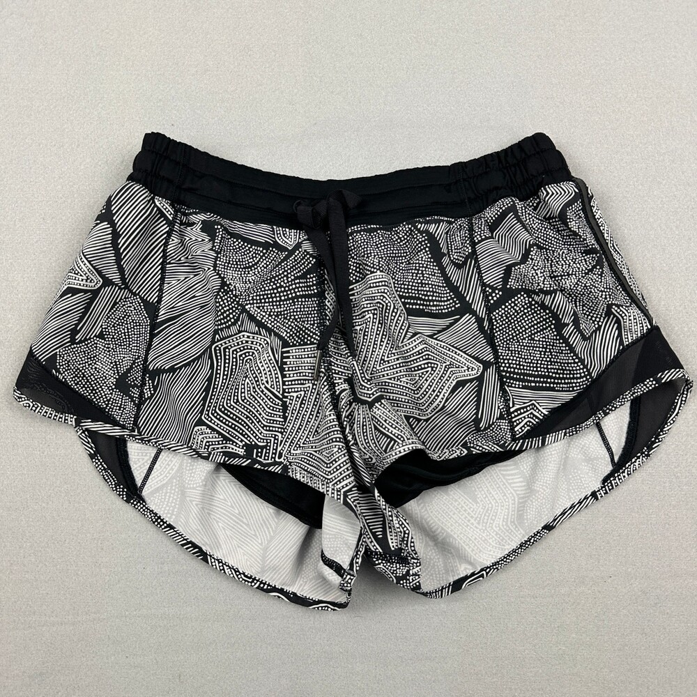 Lululemon Shorts Women 8 Black Geometric Low Rise Activewear Running Lining